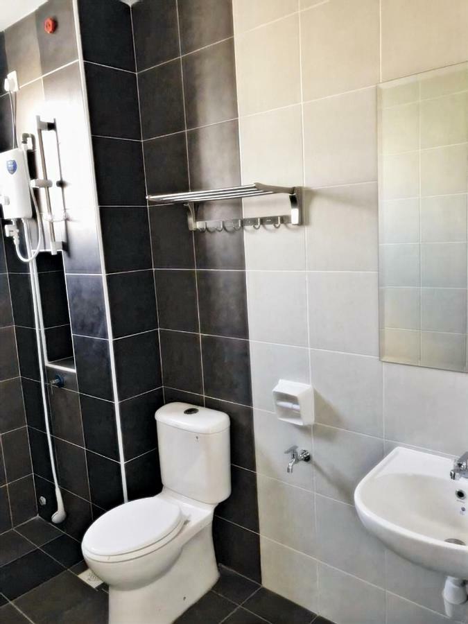 Desaru Cosy Homestay - Near Waterpark, Beach, Rapid -Wifi, Tvbox, Steamboat, Bbq Available 외부 사진