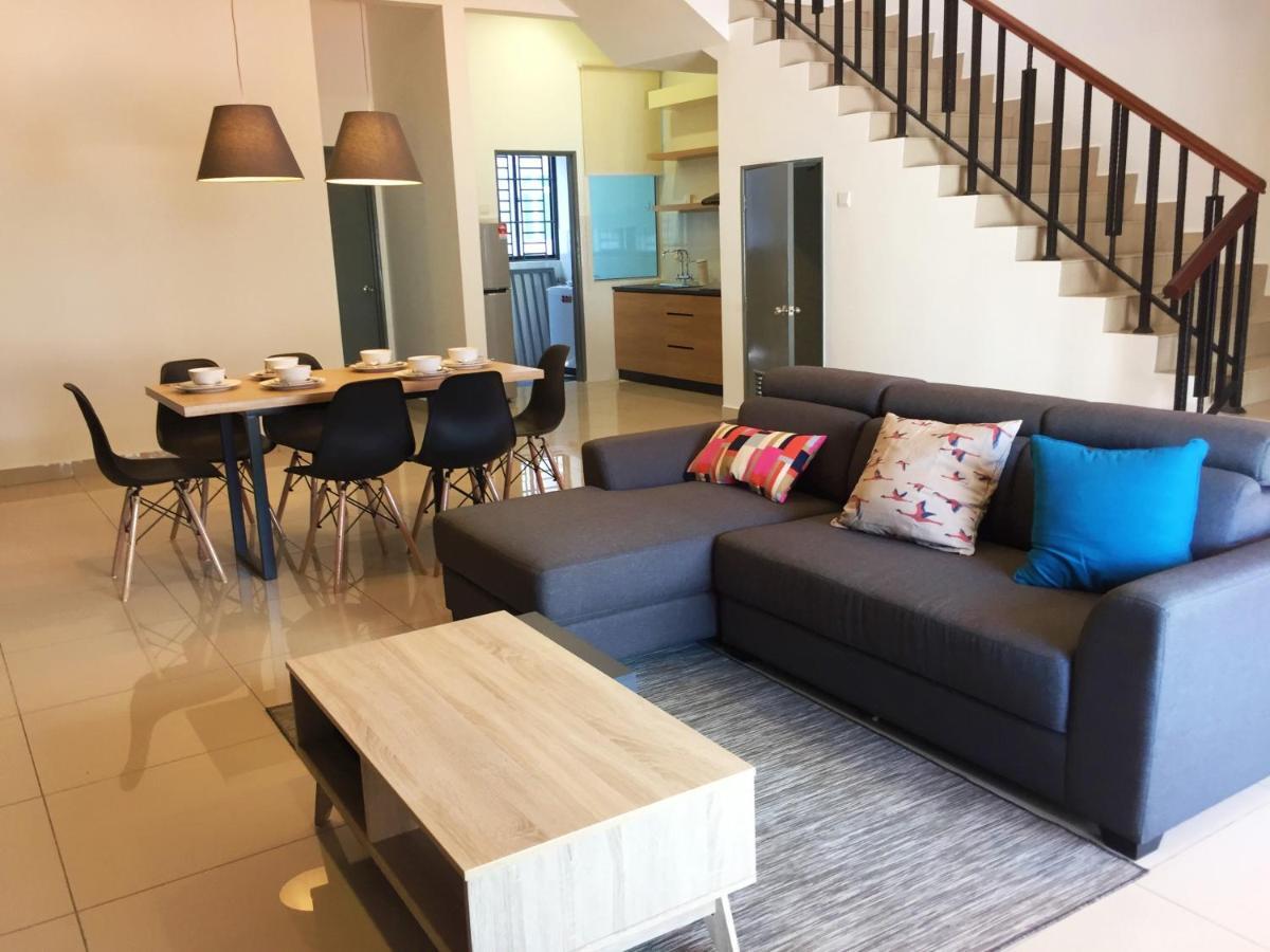 Desaru Cosy Homestay - Near Waterpark, Beach, Rapid -Wifi, Tvbox, Steamboat, Bbq Available 외부 사진